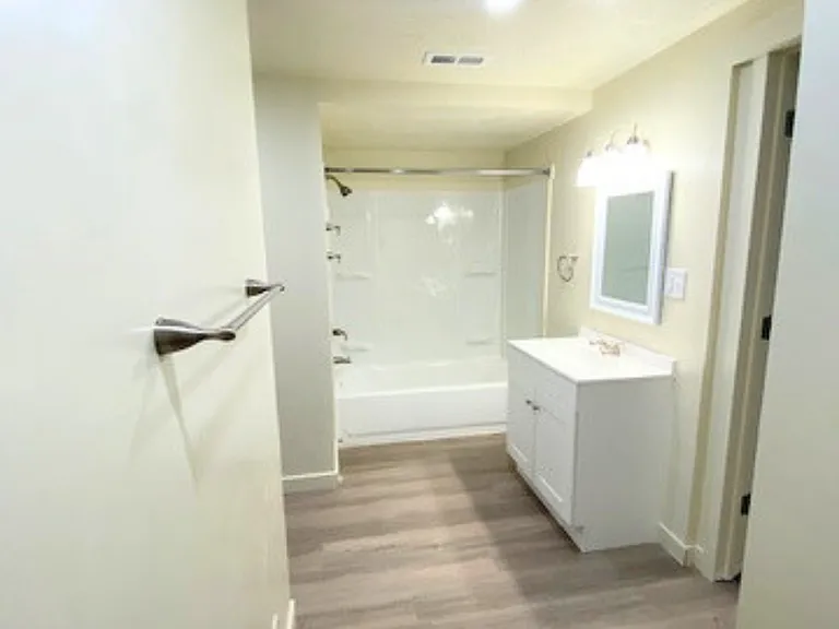 Sunset Duplex — Photo 11