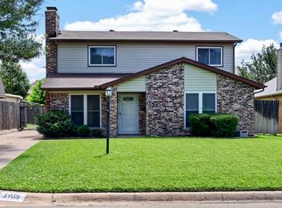 3905 Palomino Dr, Benbrook, TX 76116