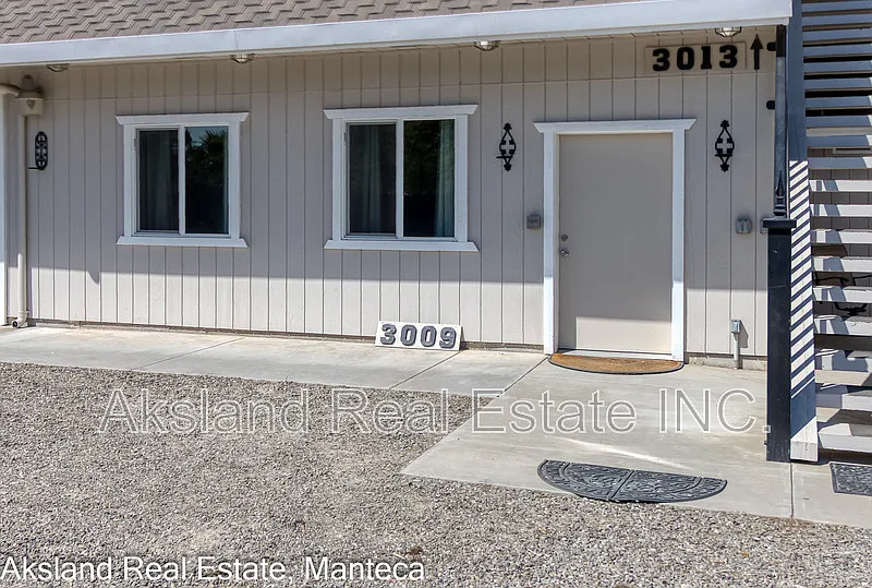 1 bed, 1.0 bath, 1100 sqft, $2,100 — Photo 2