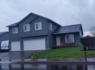 836 N 7th St, Harrisburg, OR 97446