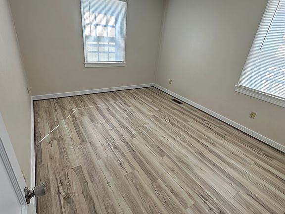 5th image of 1430 Askin St