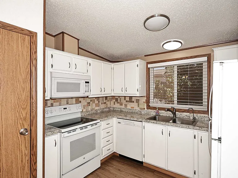 6249 S Pinehurst Dr — Photo 22