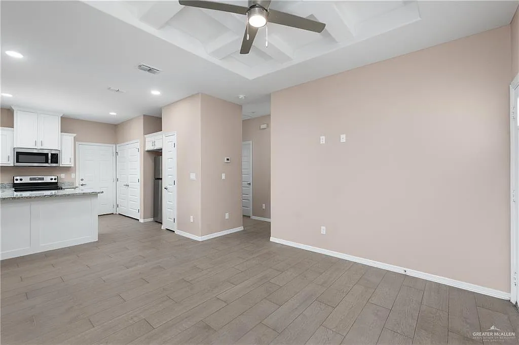 2 bed, 2.0 bath, 800 sqft, $1,000 — Photo 4