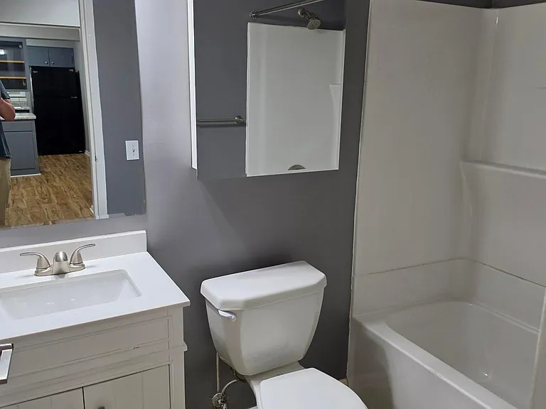 4445 Chowen Ave S — Photo 10