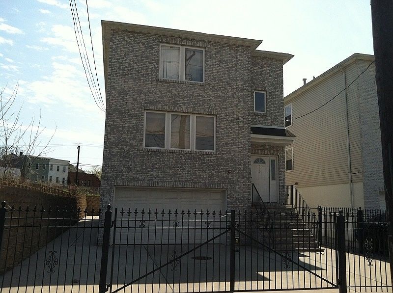 321 Lake St Newark NJ Zillow