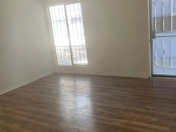 132 E 120th St #4, Los Angeles, CA 90061