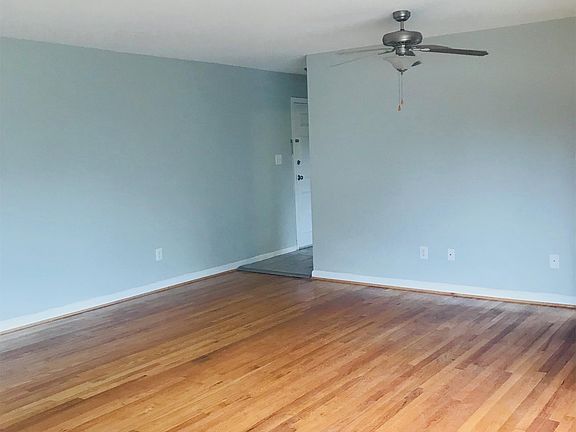 3rd image of 1805D William St #213