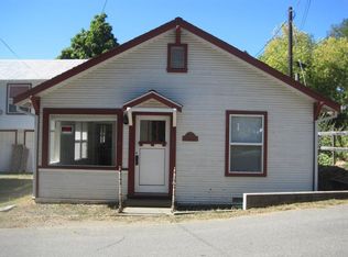 34 Center St, Weaverville, CA 96093