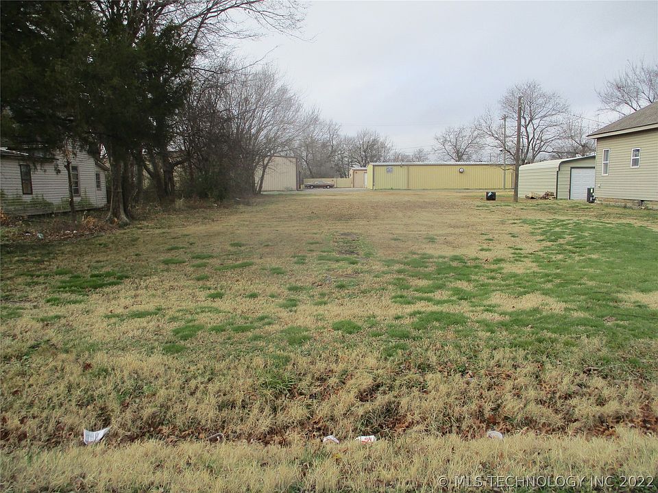 2nd image of 304 S Lee Ave