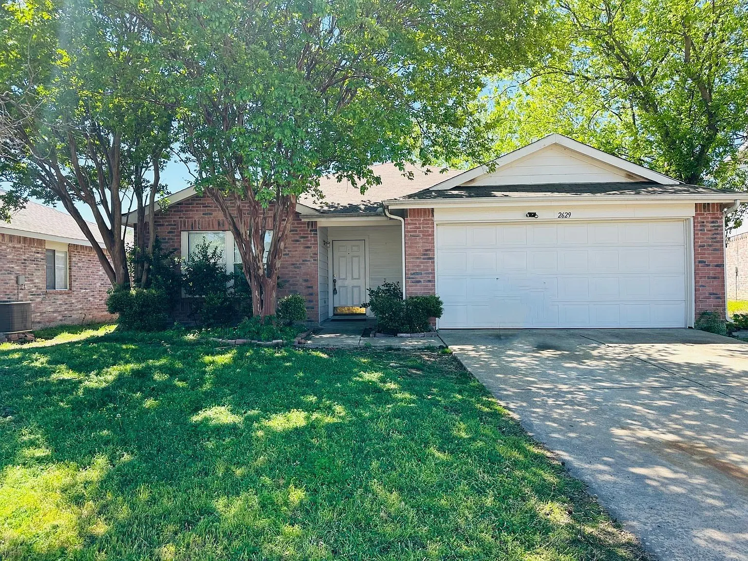 3 bed, 1367 sqft, $1,950 — Photo 2