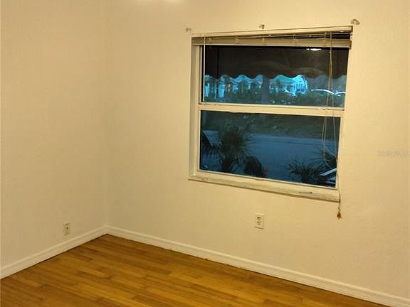 3rd image of 410 ROSLAND DRIVE