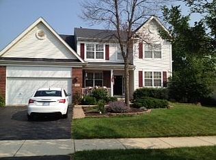 1525 Hawksley Ln, North Aurora, IL 60542