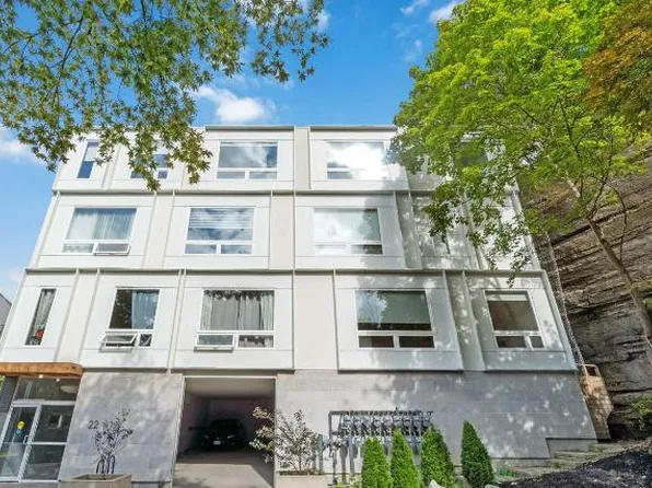 22 Perkins St #204, Ottawa, ON K1R 7G5