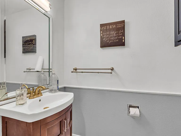 6515 Amber Dr — Photo 21