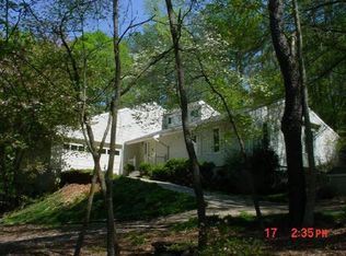 115 Kari Glen Dr, Fayetteville, GA 30215