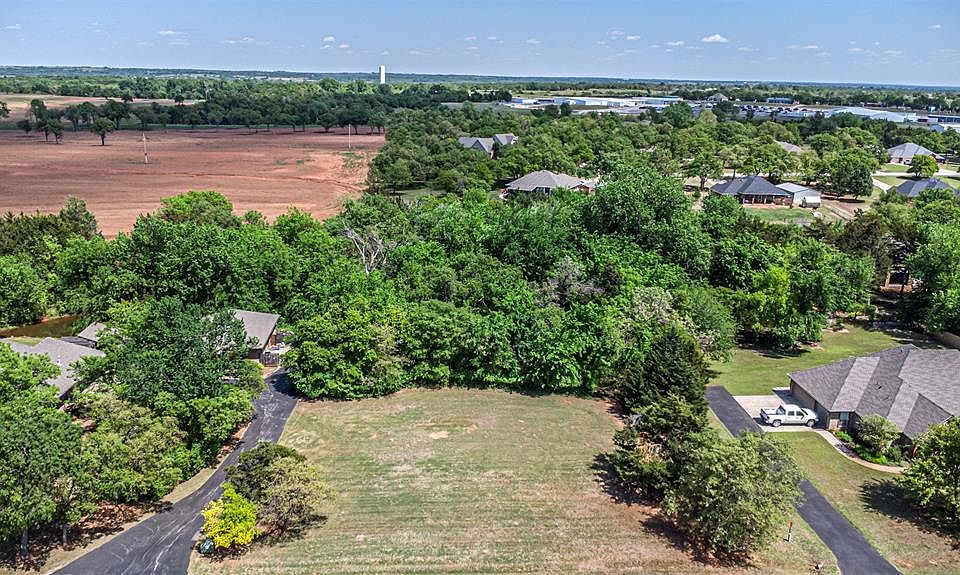 2nd image of Townsend Gln Lot 16