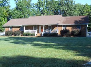 1033 Doves Nest Rd #B, Tappahannock, VA 22560