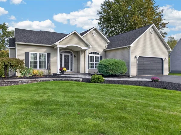 8616 Osborne Dr, Cicero, NY 13039