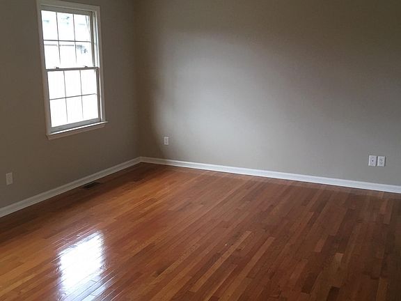 4th image of 1029 Bryan Ct