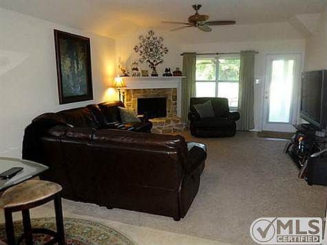 4th image of 3029 Glenbrook Dr