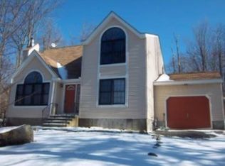 1124 Panther Rd, Tobyhanna, PA 18466