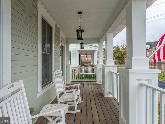 3rd image of 113 Vinehaven Way