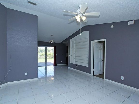 2nd image of 3807 Groome Dr