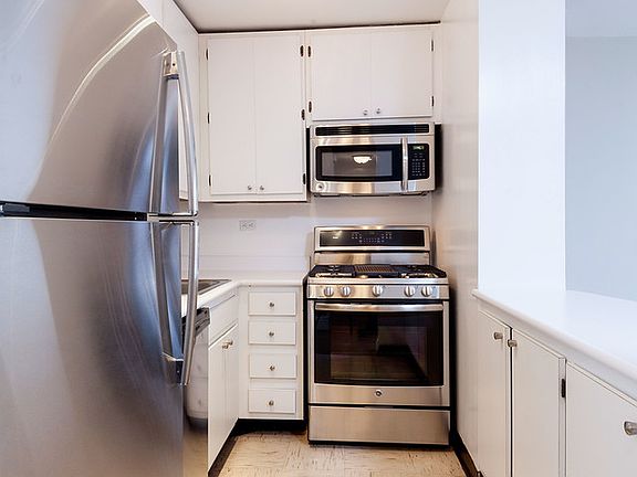 3rd image of 330 E 39th St APT 28G