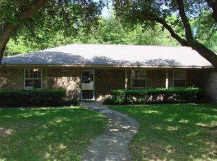 11 Brookhollow Cir, Gainesville, TX 76240