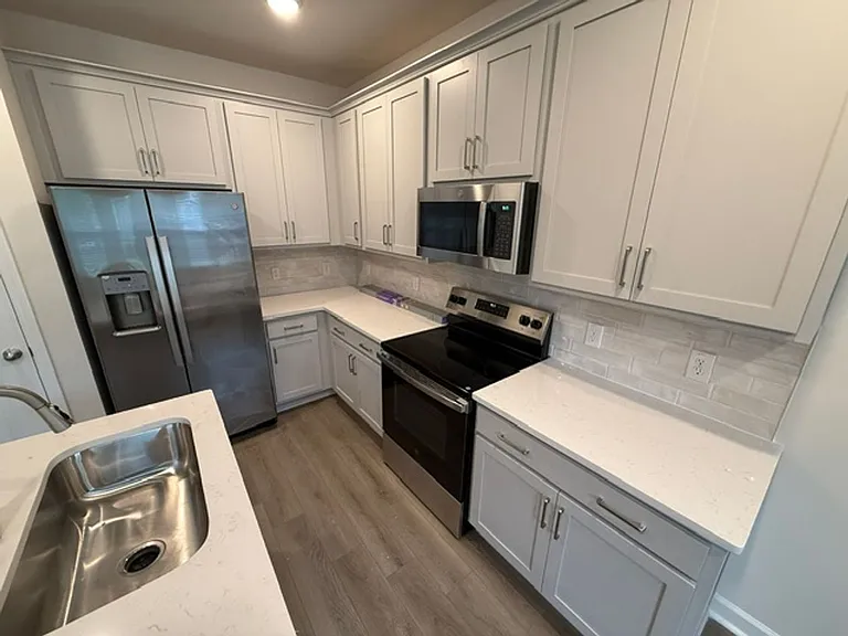 465 Martins Creek Blvd — Photo 5