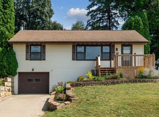 1730 Chaney Rd, Dubuque, IA 52001