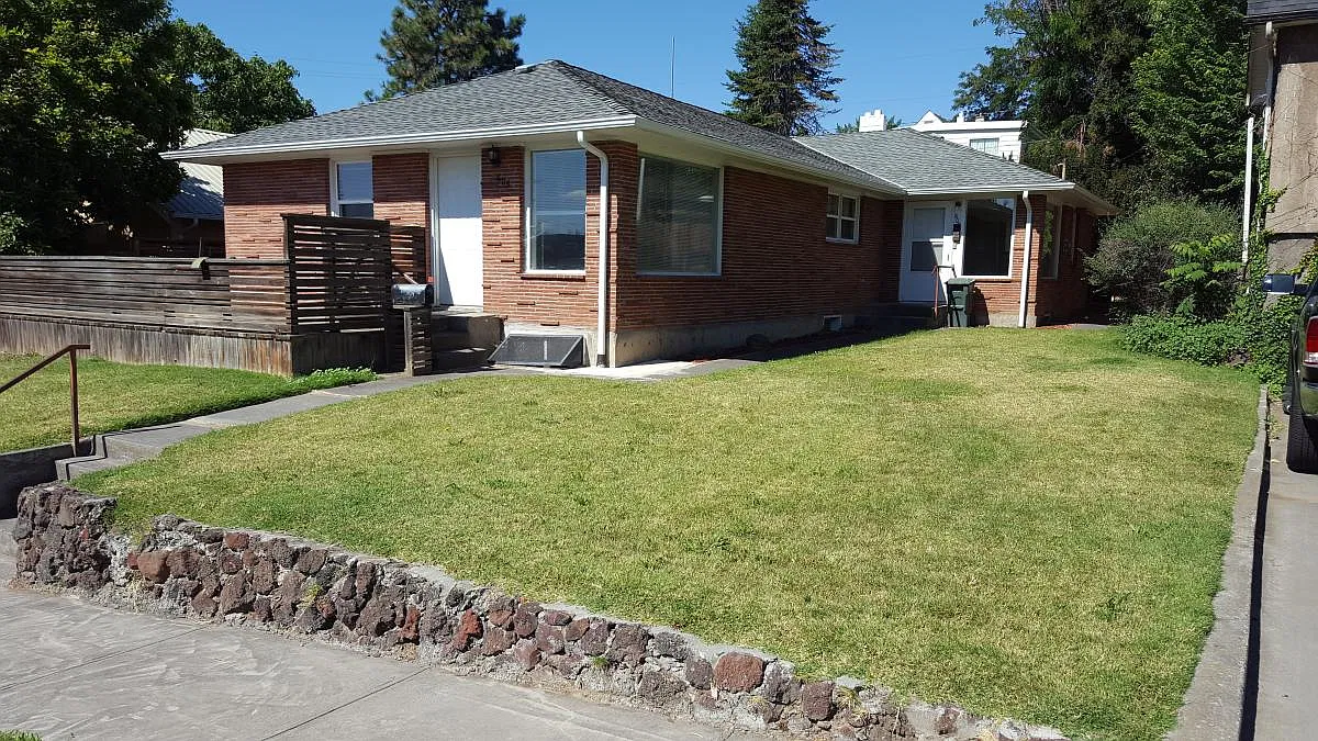 3 bed, 1600 sqft, $1,500 — Photo 2