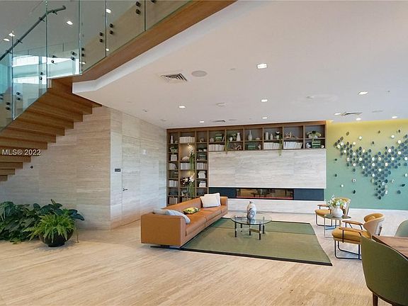 5th image of 16385 Biscayne Blvd #3116