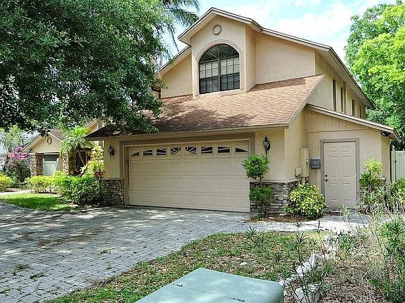 3rd image of 3829 Louis Cir