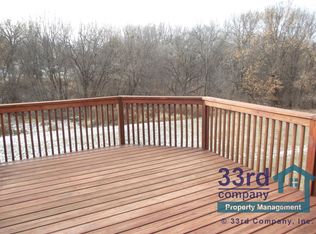 2450 Valley View Ave E, Maplewood, MN 55119