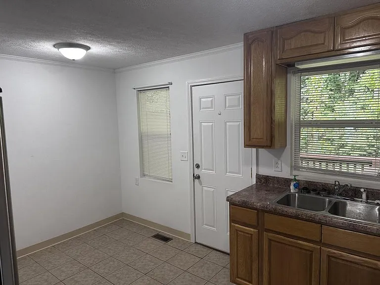 201 Correll Ln #1 — Photo 4