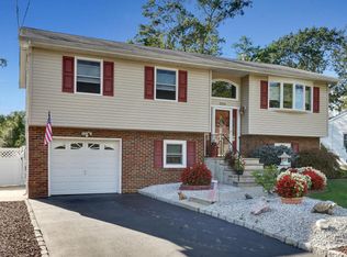 300 Spruce Dr, Brick, NJ
