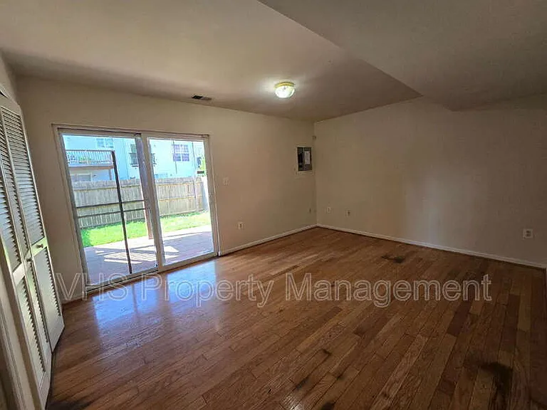 6186 Library Ln — Photo 4