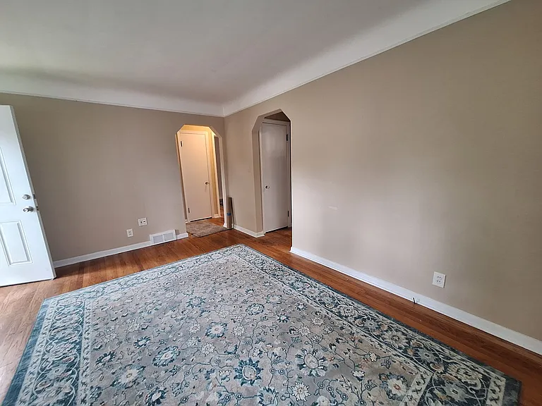 20293 Washtenaw St — Photo 6