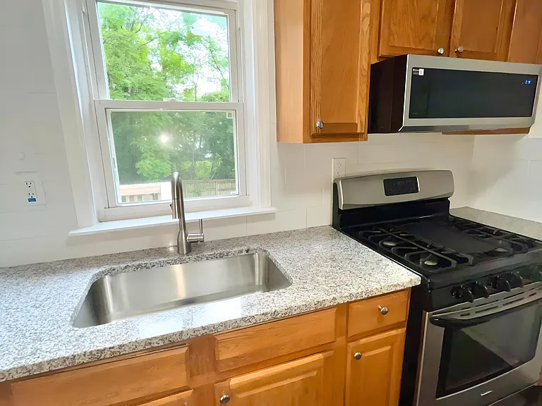 650 Norton Ave — Photo 7