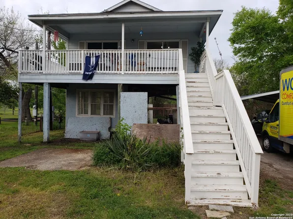 407 FM 1979, Martindale, TX 78655