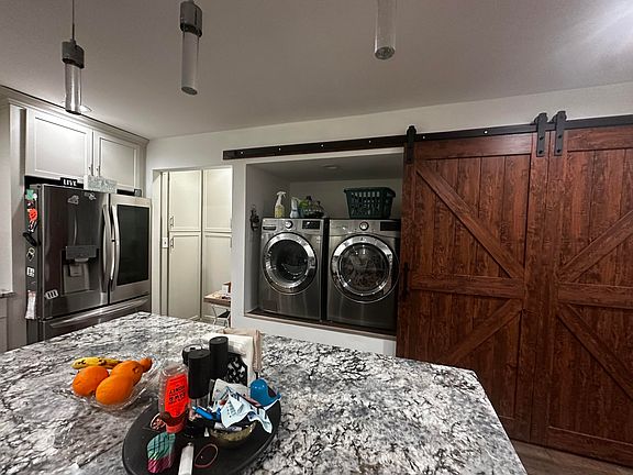 5th image of 101 Terri Ln