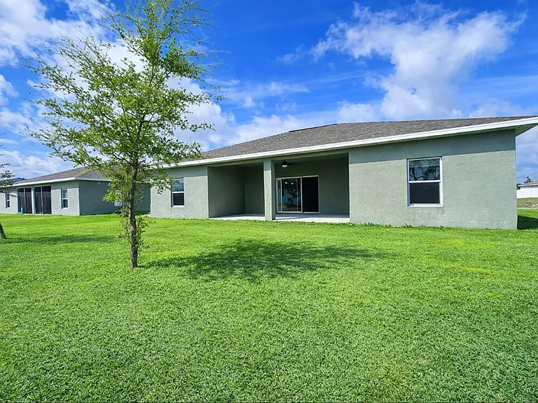 1843 NW 20th Pl — Photo 15