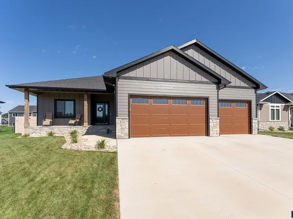 514 Highland St, Harrisburg, SD 57032