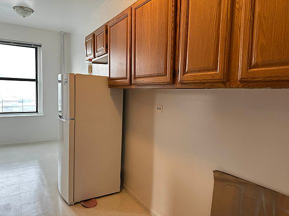 2nd image of 2880 Bailey Ave #4C
