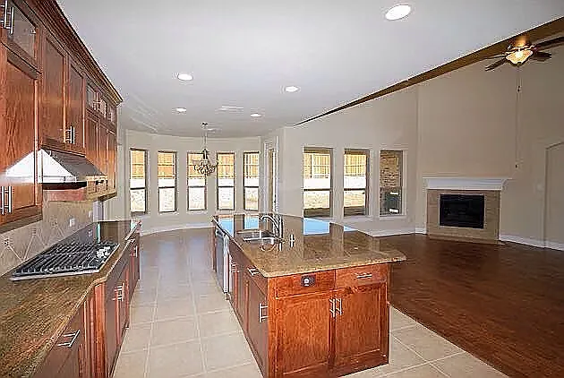3809 Ozark Dr — Photo 5