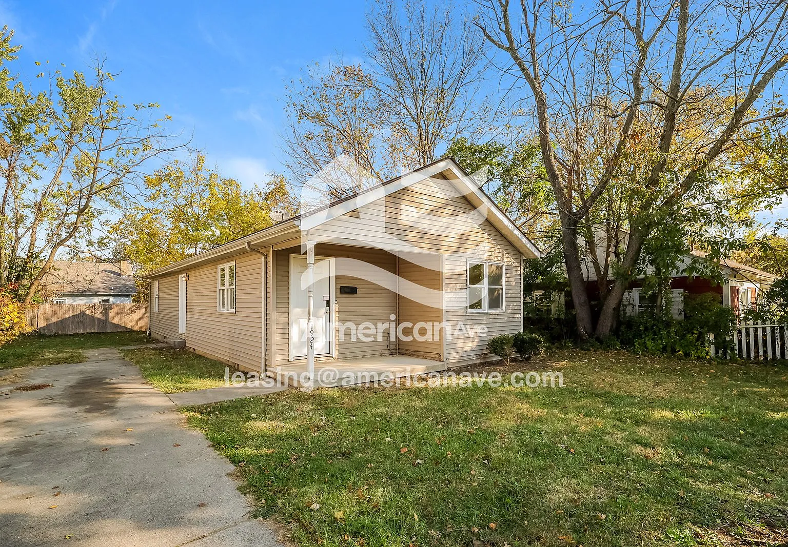 3 bed, 1.0 bath, 1147 sqft, $1,545 — Photo 2