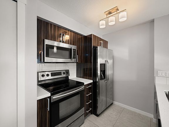 3rd image of 22318 Lougheed Hwy #503