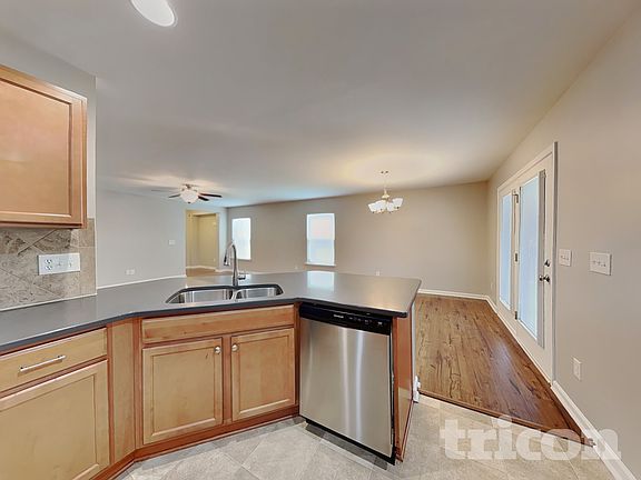 3rd image of 42 Yadkin St