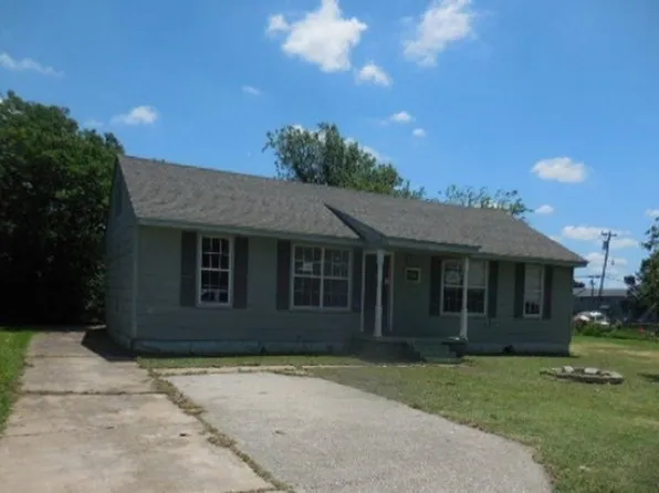 2633 NW 26th St, Lawton, OK 73505